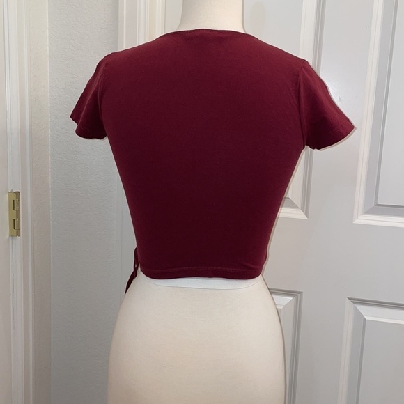 FOREVER 21 V-neck maroon Crop top with side cinch tie in women’s size small - Picture 5 of 9